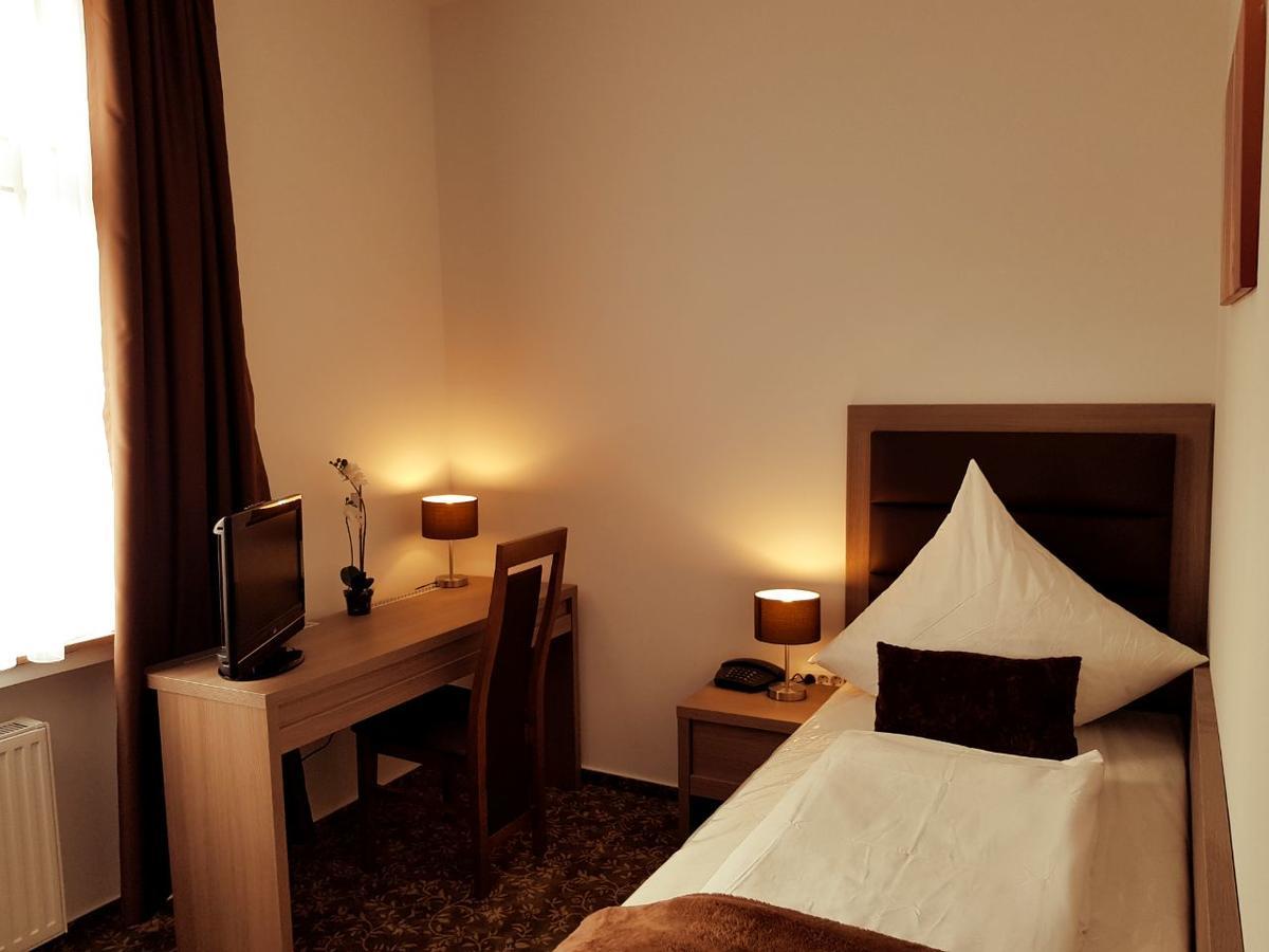 Hotel Dormir Moers Eksteriør billede